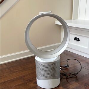 Dyson Silver and White Air Purifier